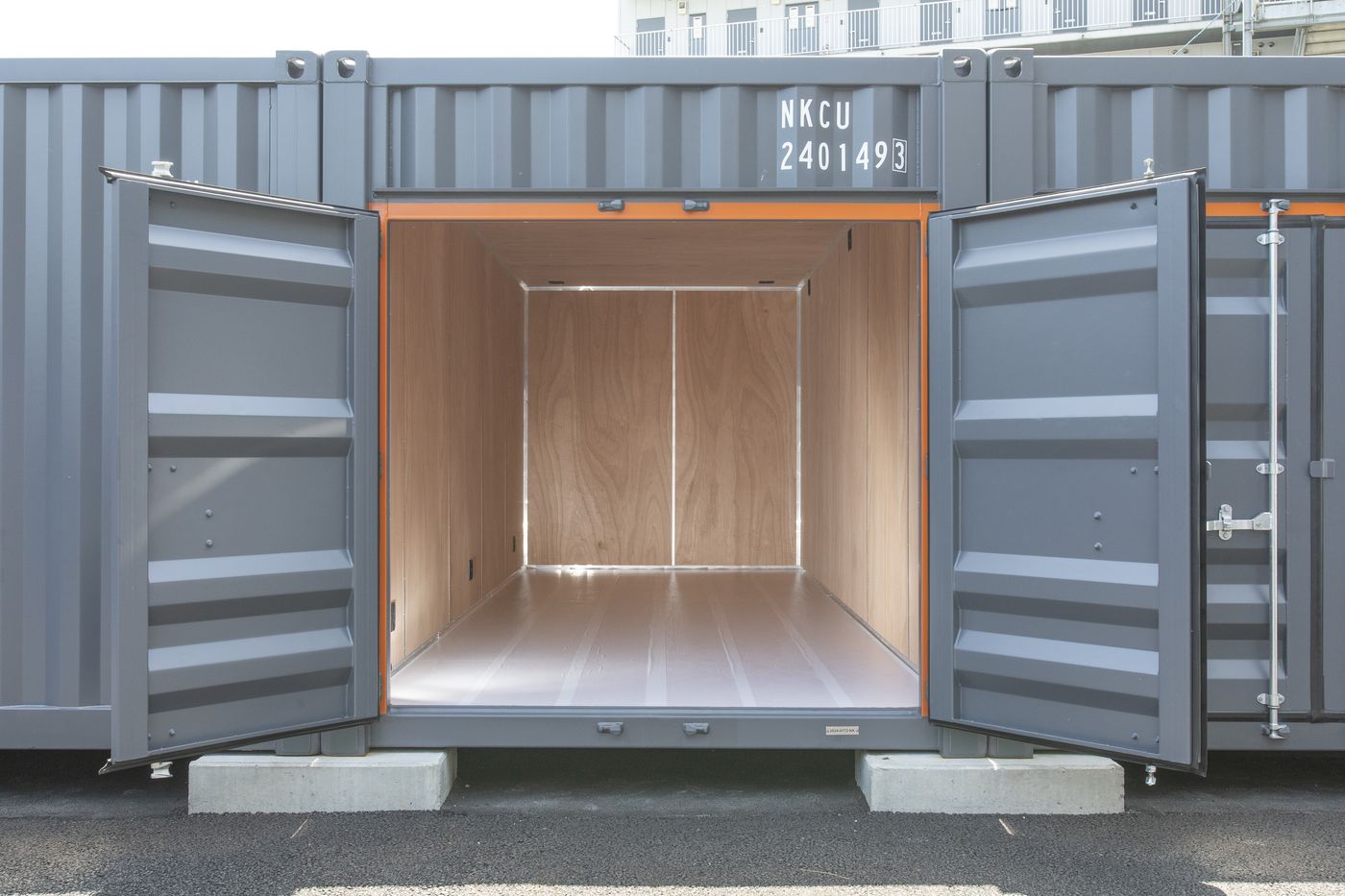 屋外型トランクルームの空室内部